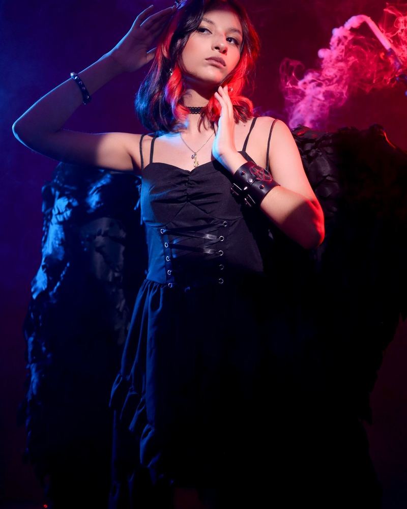Quinceañera look oscuro